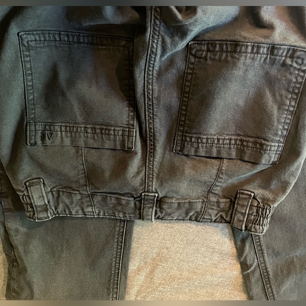 American Eagle Outfitters Black Cargo Pants - Picture 4 of 8